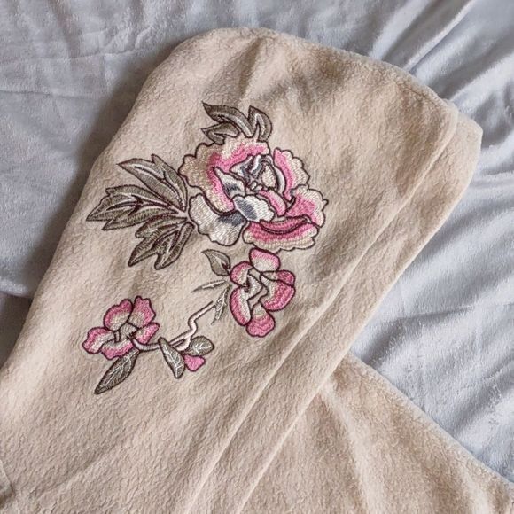Rue21 Faux Fleece Cropped‎ Floral Embroidered Hoodie Sz S - Picture 7 of 10